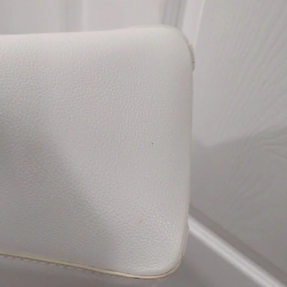 Samantha Thavasa Off-White Leather Tote Shoulder Bag – Magnetic Snap Handbag - Picture 8 of 16